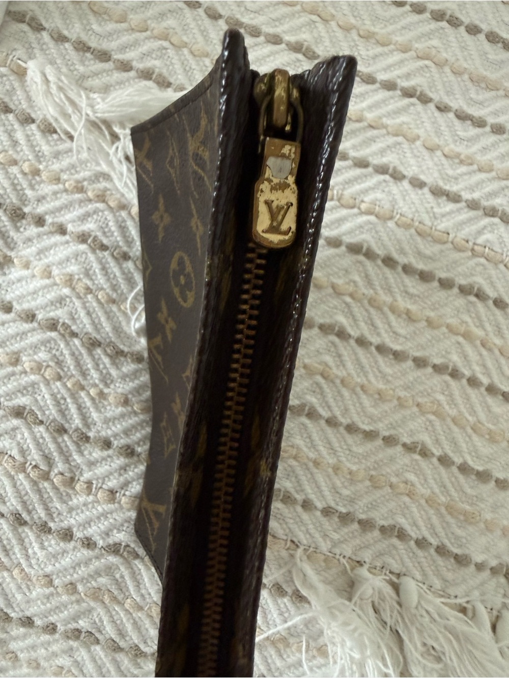 Louis Vuitton Monogram 19 Toiletry Pouch - Brown/Gold Monogram - Picture 8 of 11